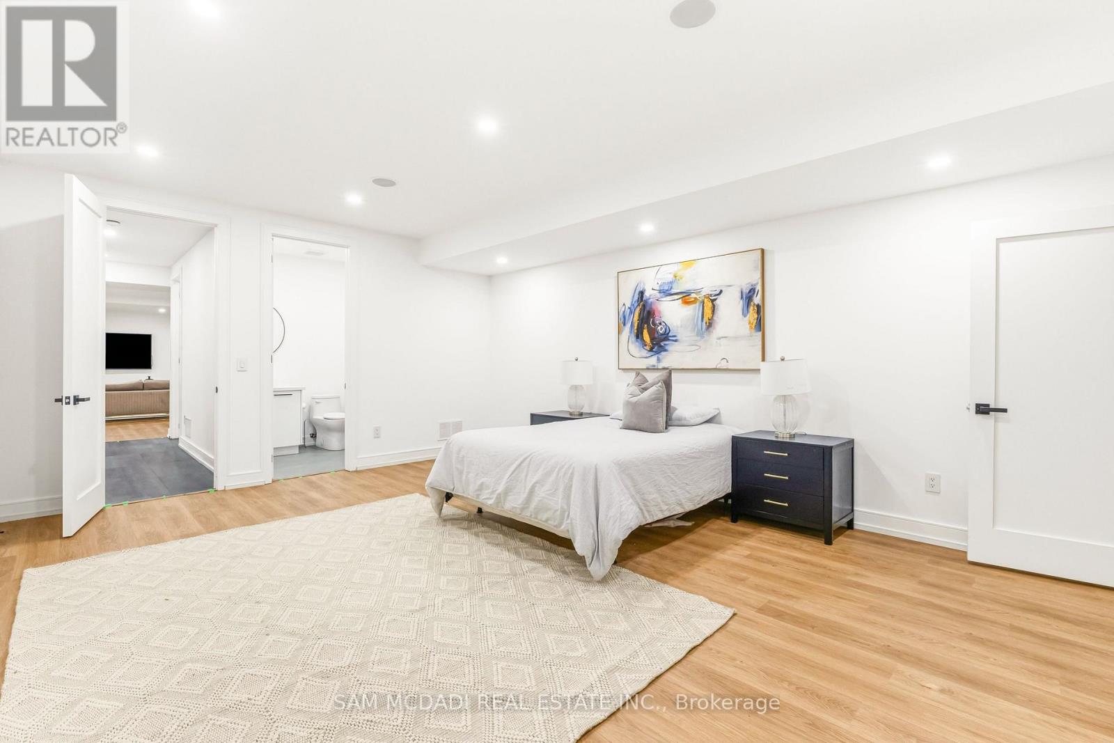 24 Twenty First Street, Toronto, Ontario  M8V 3L7 - Photo 32 - W13709864