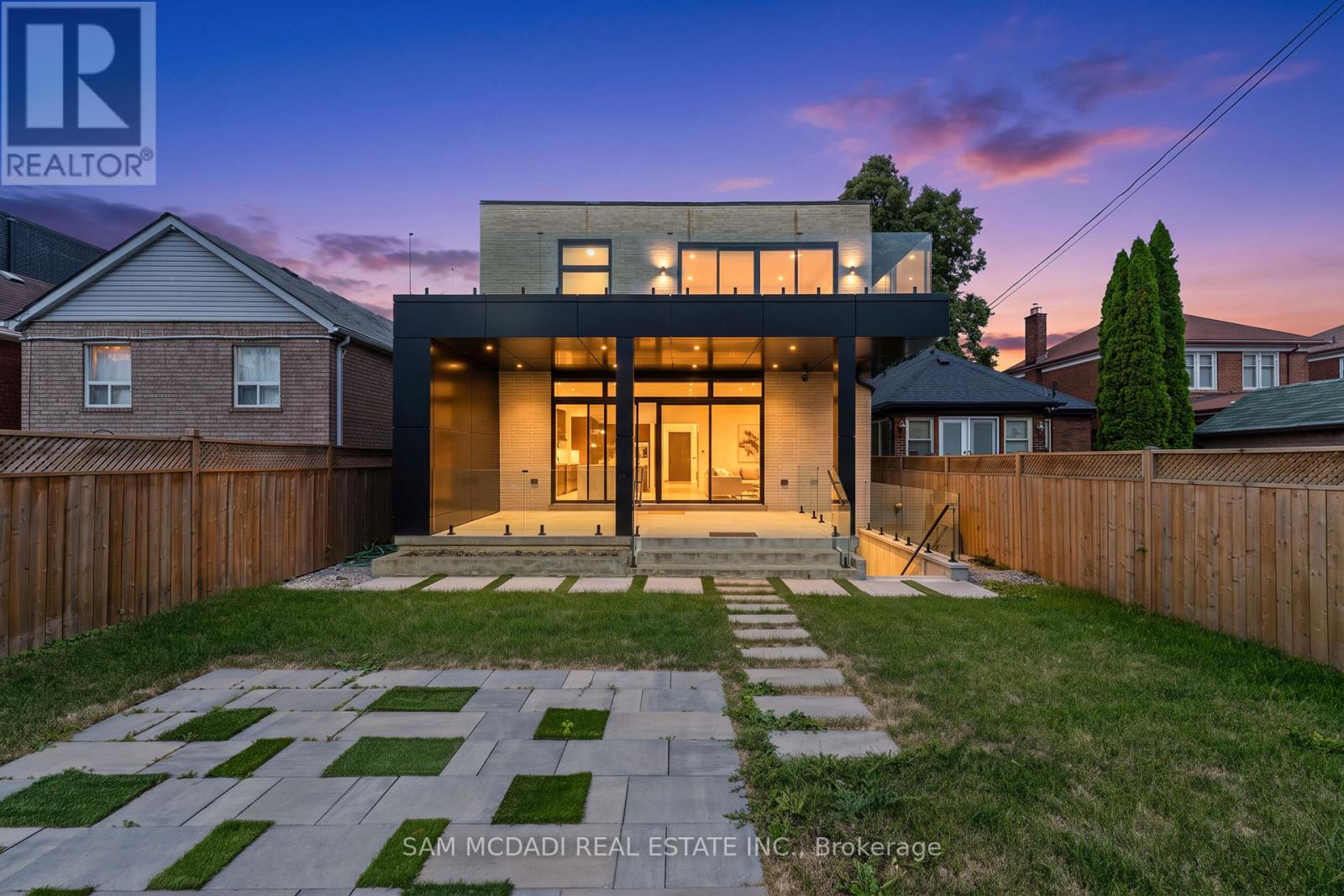24 Twenty First Street, Toronto, Ontario  M8V 3L7 - Photo 35 - W13709864