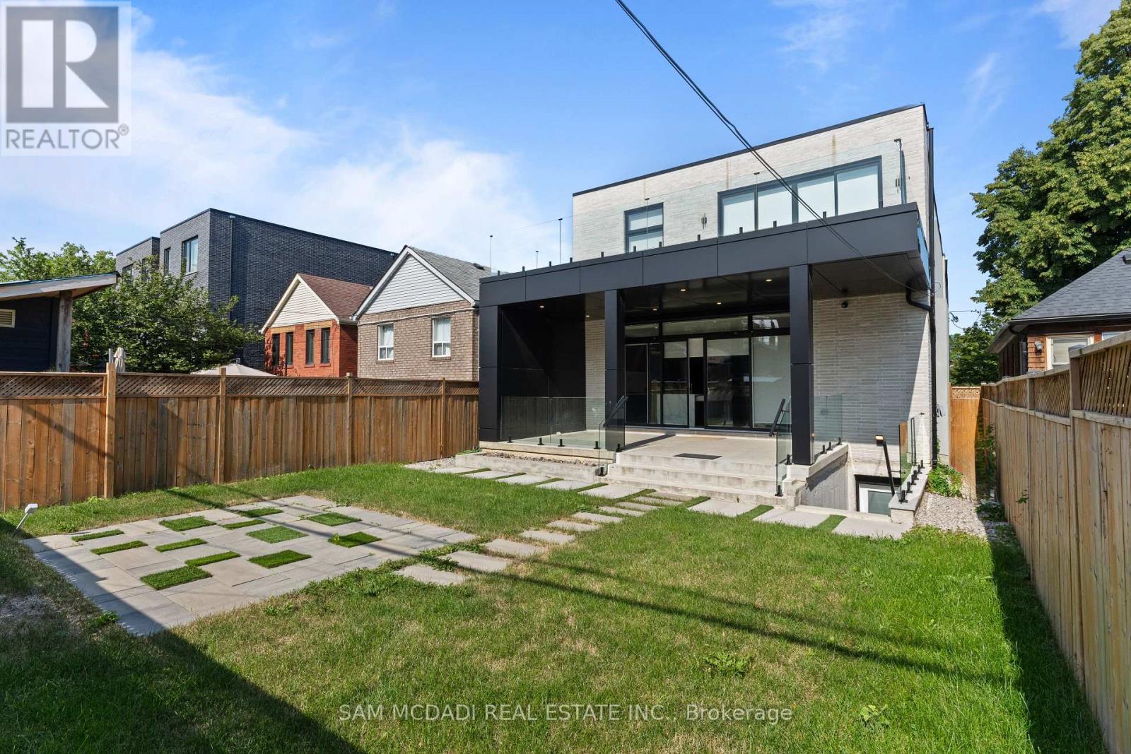 24 Twenty First Street, Toronto, Ontario  M8V 3L7 - Photo 36 - W13709864
