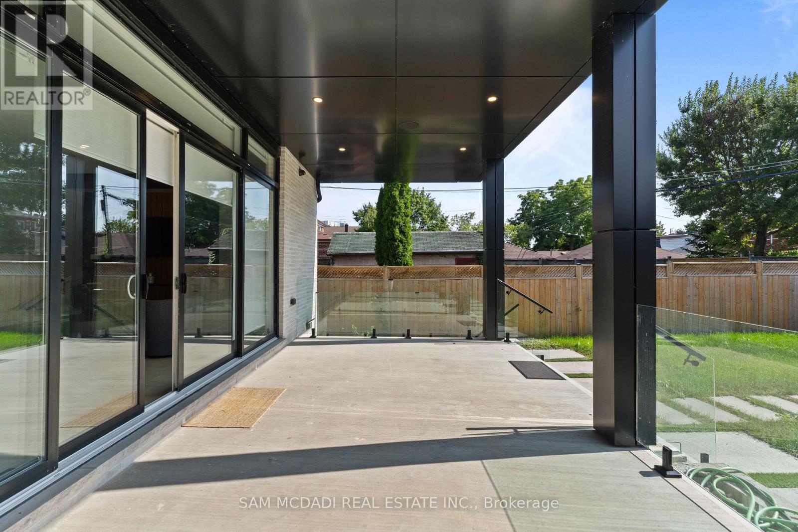 24 Twenty First Street, Toronto, Ontario  M8V 3L7 - Photo 37 - W13709864