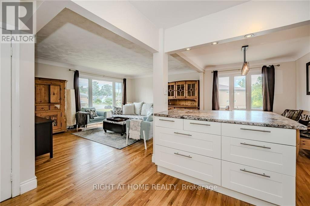 B - 1385 Olga Drive, Burlington, Ontario  L7S 1L1 - Photo 12 - W13709872