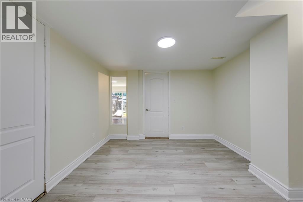 3332 Angel Pass Drive Unit# Basement, Mississauga, Ontario  L5M 7K2 - Photo 12 - 40846457