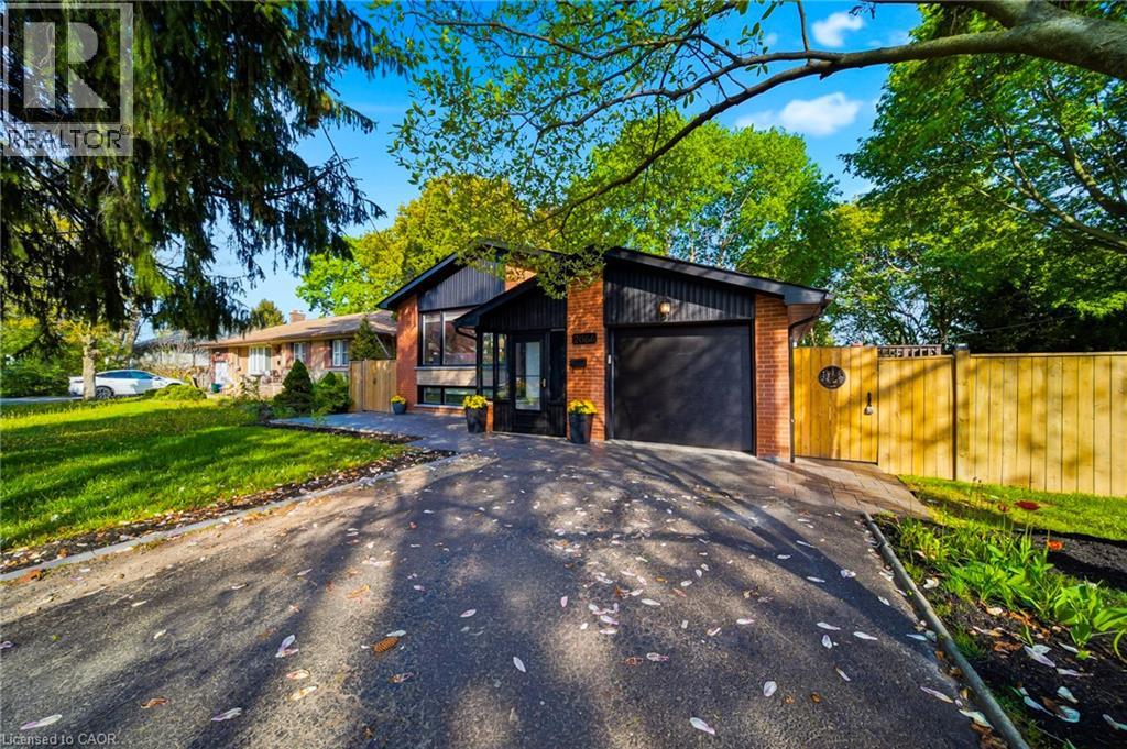 2066 Rebecca Street, Oakville, Ontario  L6L 2A2 - Photo 2 - 40849709