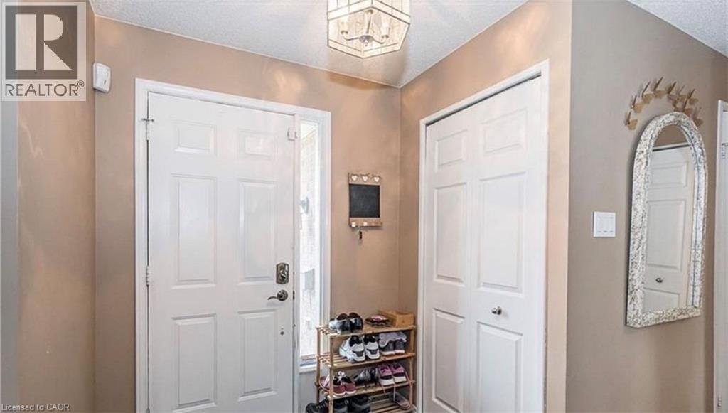 5 Havenwood Court, Kitchener, Ontario  N2N 2K5 - Photo 3 - 40851051