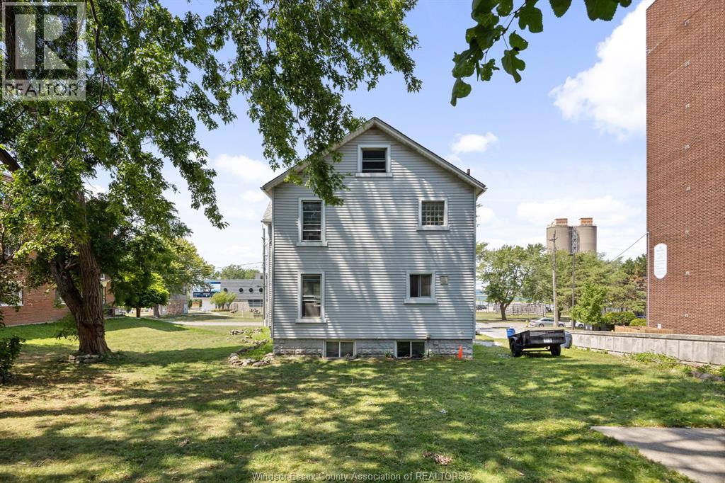 3177 Russell, Windsor, Ontario  N9C 1E3 - Photo 29 - 26020717