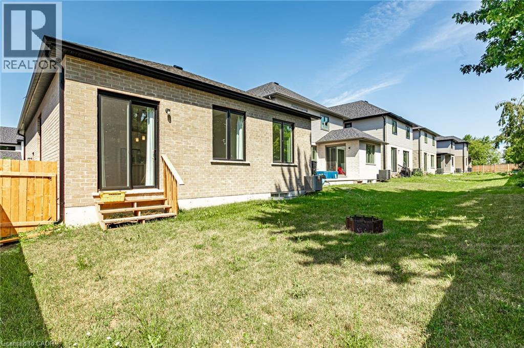 7966 Fallon Drive Unit# 18, Lucan Biddulph, Ontario  N0M 1V0 - Photo 27 - 40857814