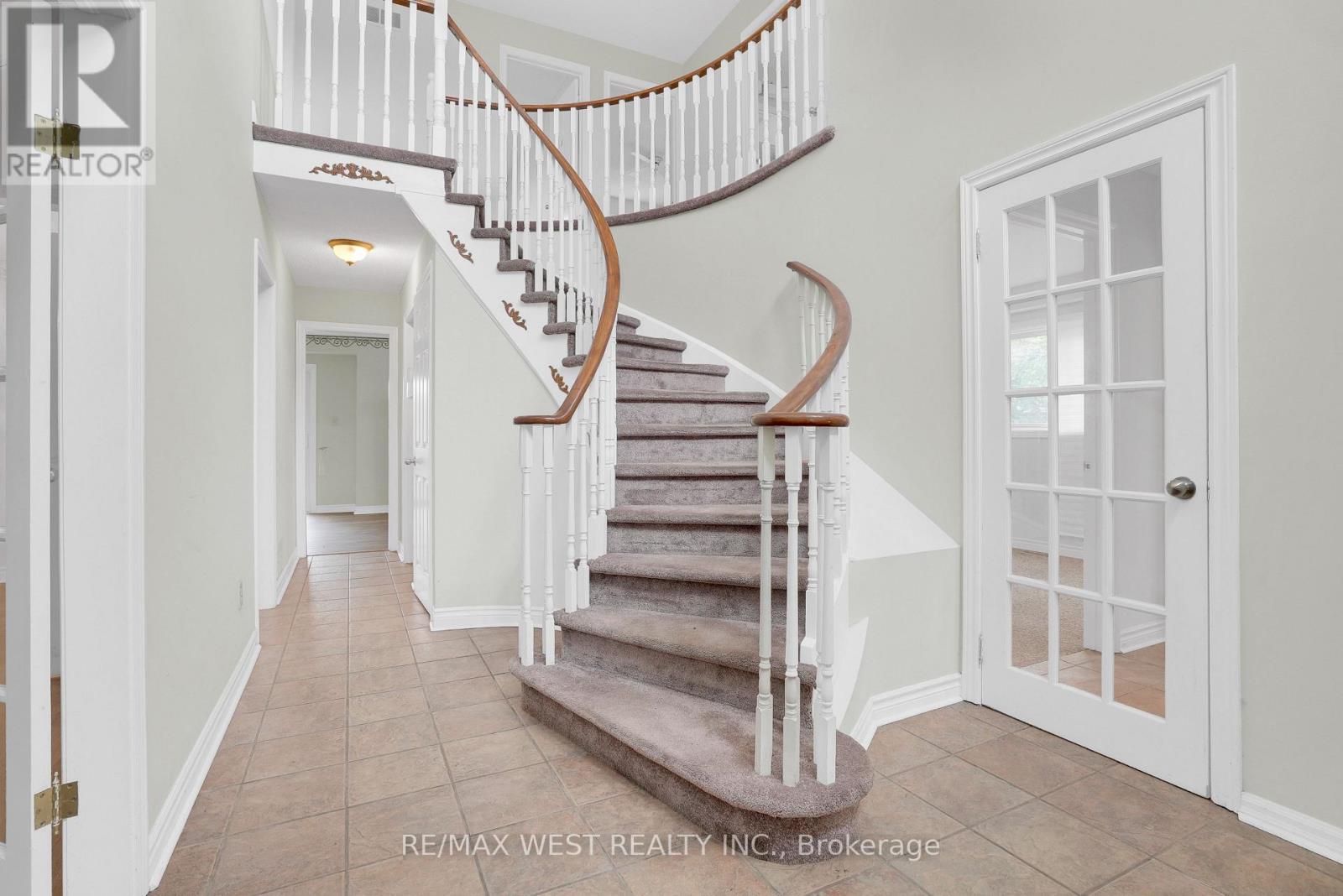 1 Cardinal Street, Barrie, Ontario  L4M 6C8 - Photo 3 - S13707842