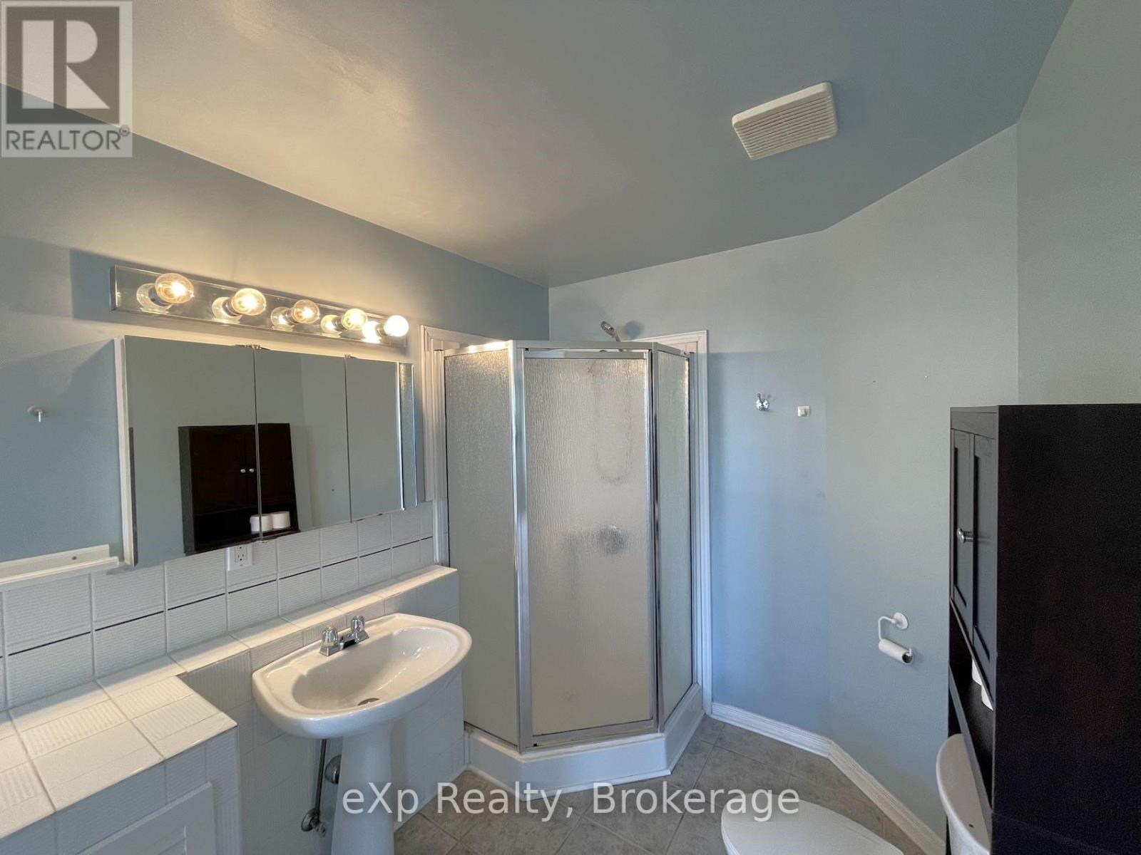 12 Sherwood Crescent, Belleville, Ontario  K8P 5G1 - Photo 17 - X13709890