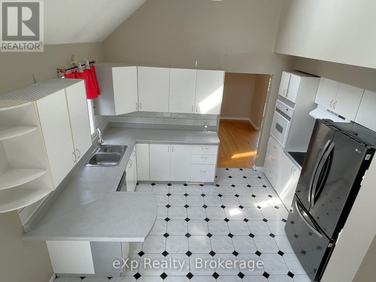 12 Sherwood Crescent, Belleville, Ontario  K8P 5G1 - Photo 4 - X13709890