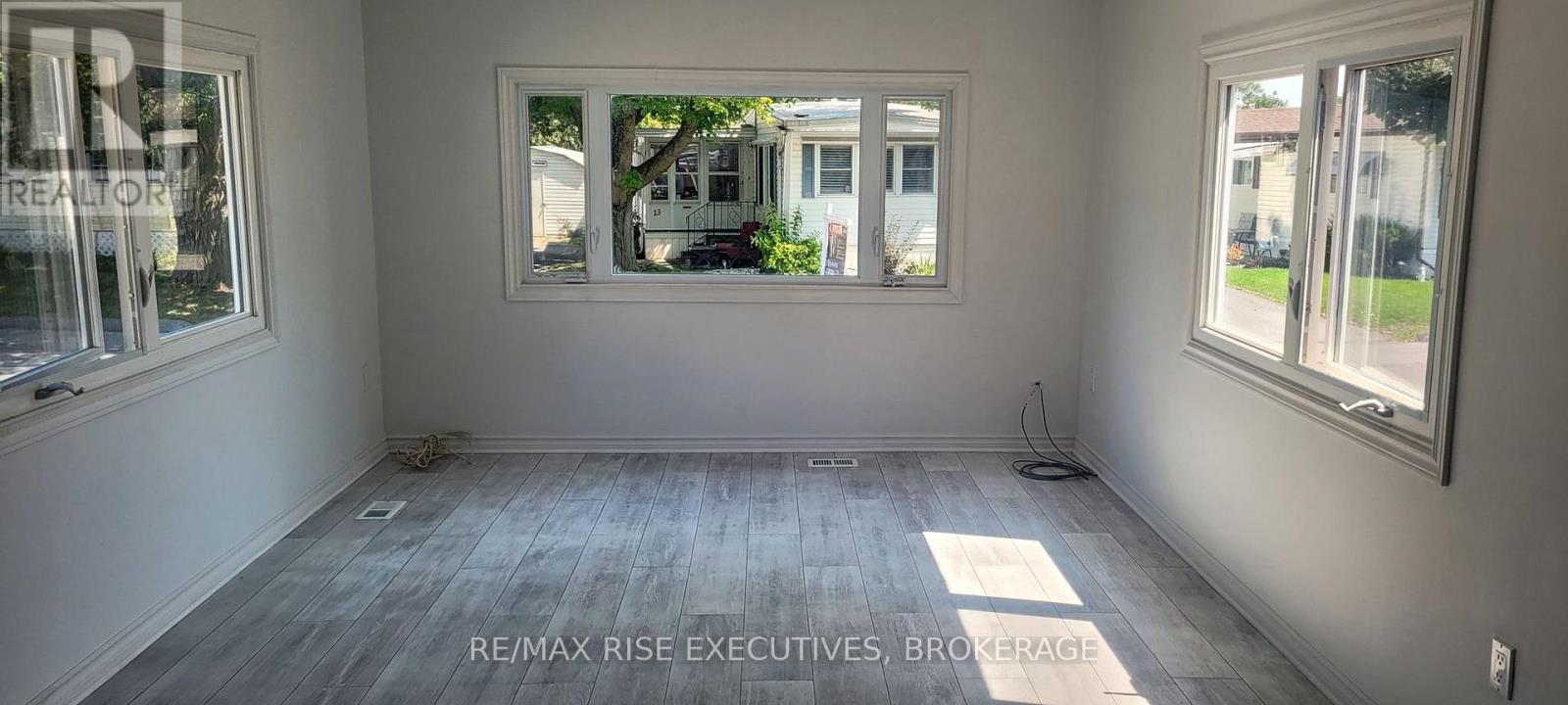 12 Wentworth Drive, Kingston, Ontario K7K 5C9 - Photo 3 - X13709924