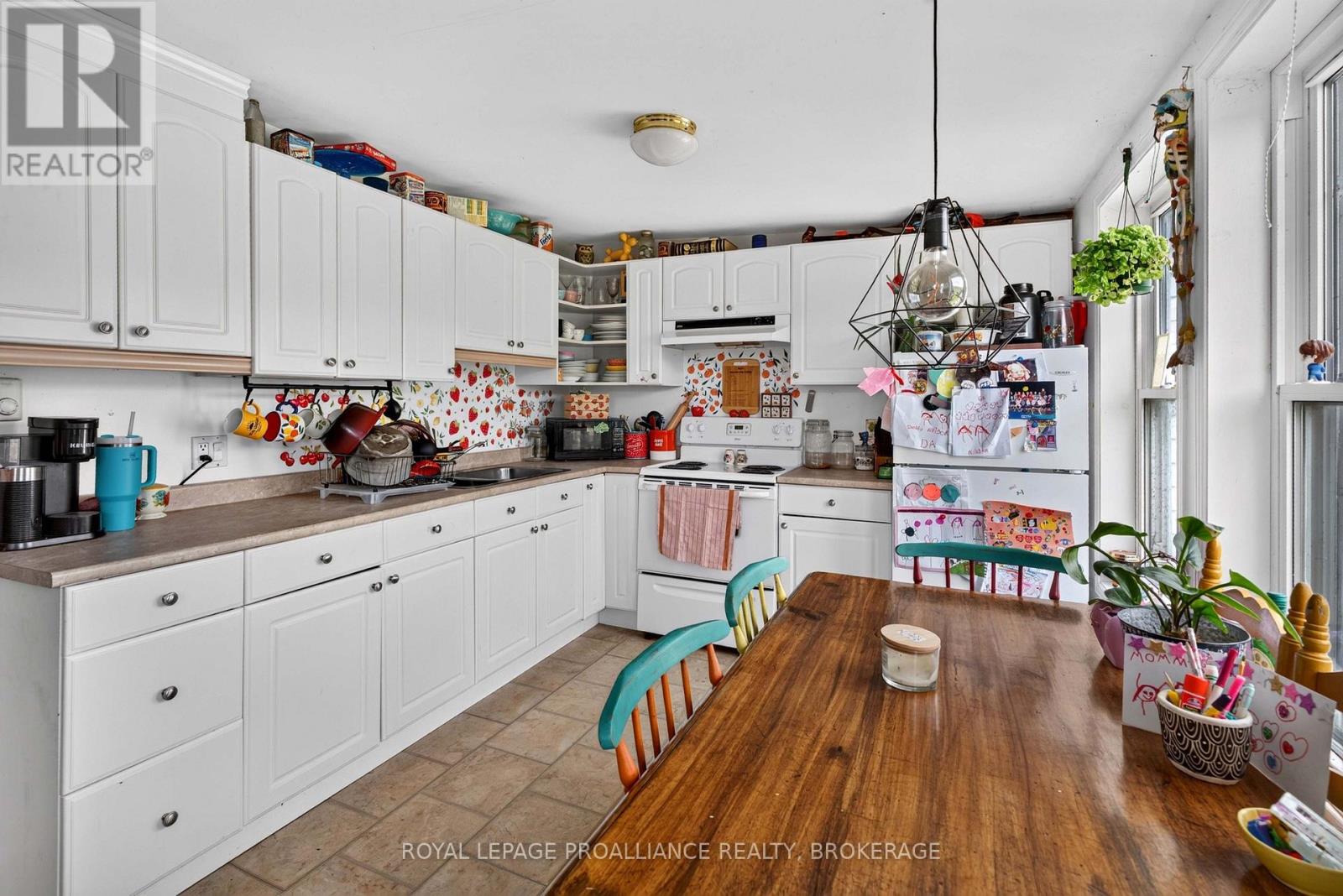 12 Bedford Street, Westport, Ontario  K0G 1X0 - Photo 36 - X13710010