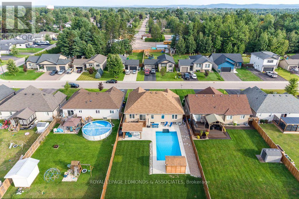 10 Noble Crescent, Petawawa, Ontario  K8H 0G1 - Photo 37 - X13710130