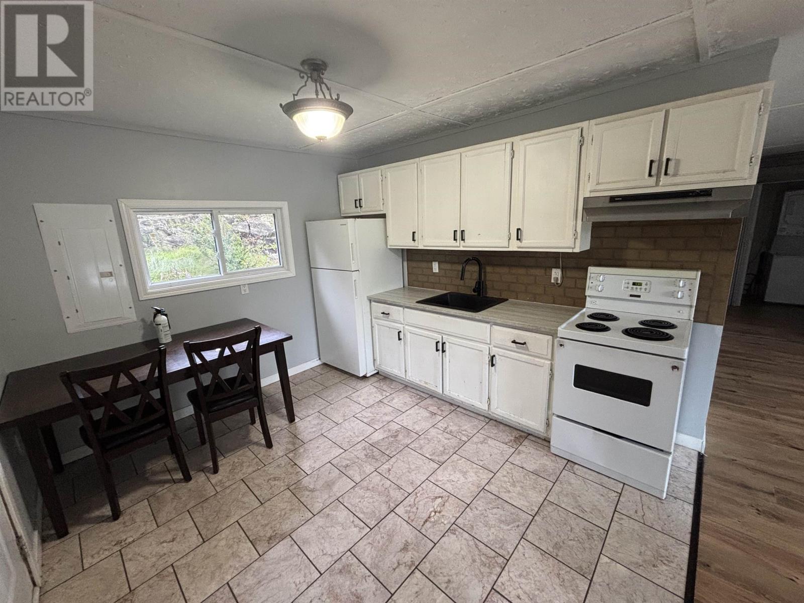 70 Maple Crescent, Atikokan, Ontario P0T 1C0 - Photo 10 - TB2601619