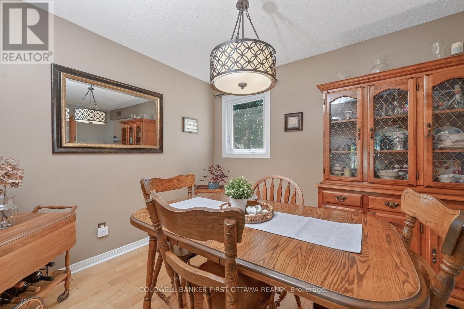 1528 Brookmill Lane, Ottawa, Ontario  K1B 5G4 - Photo 6 - X13710046