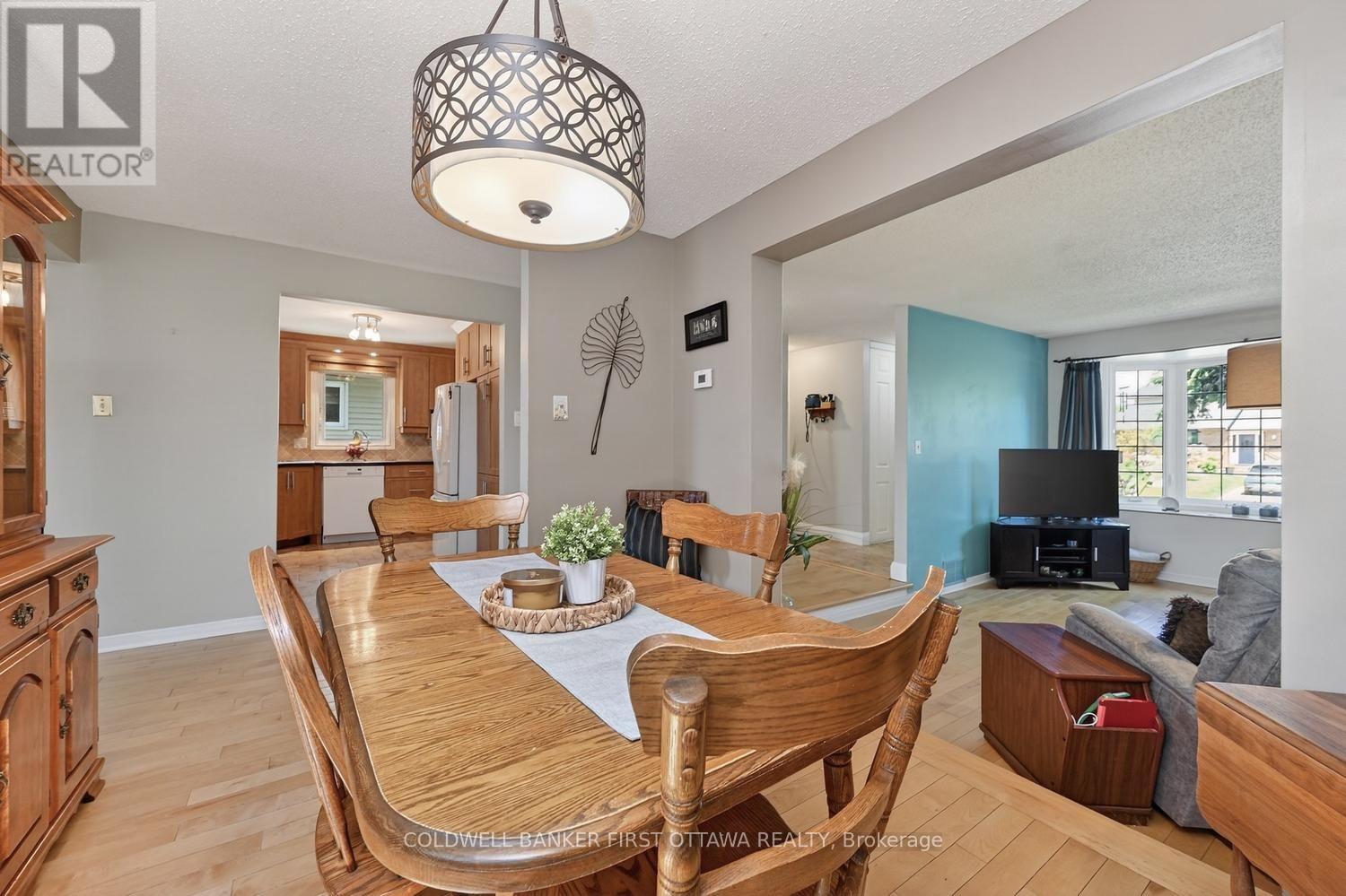 1528 Brookmill Lane, Ottawa, Ontario  K1B 5G4 - Photo 7 - X13710046