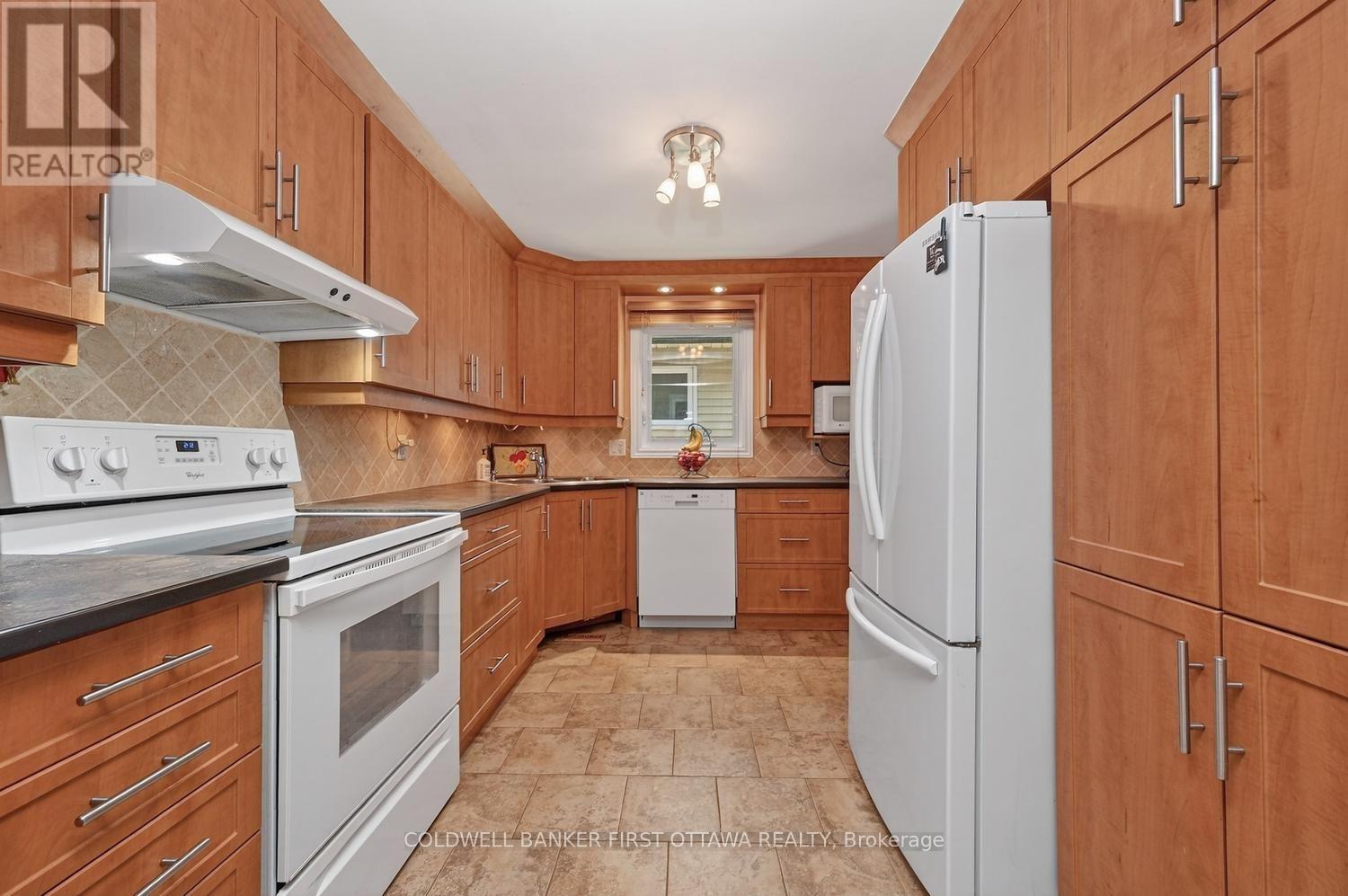 1528 Brookmill Lane, Ottawa, Ontario  K1B 5G4 - Photo 8 - X13710046