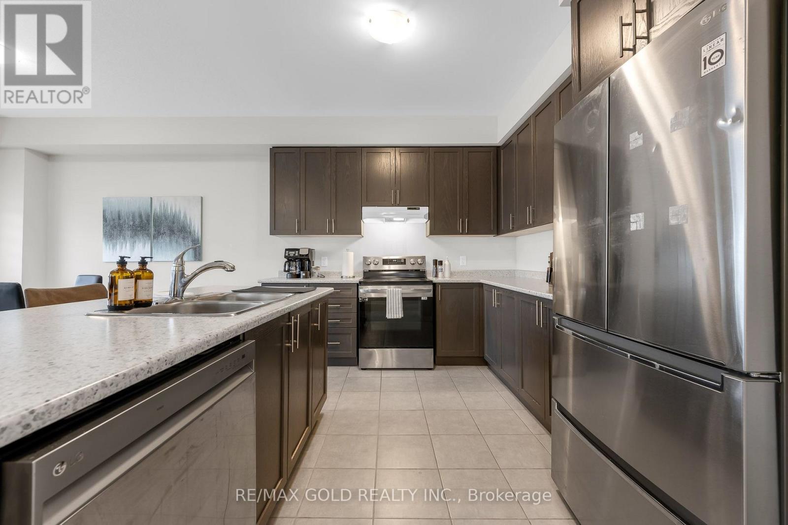 83 Pinot Crescent, Hamilton, Ontario L8E 0J9 - Photo 11 - X13692660