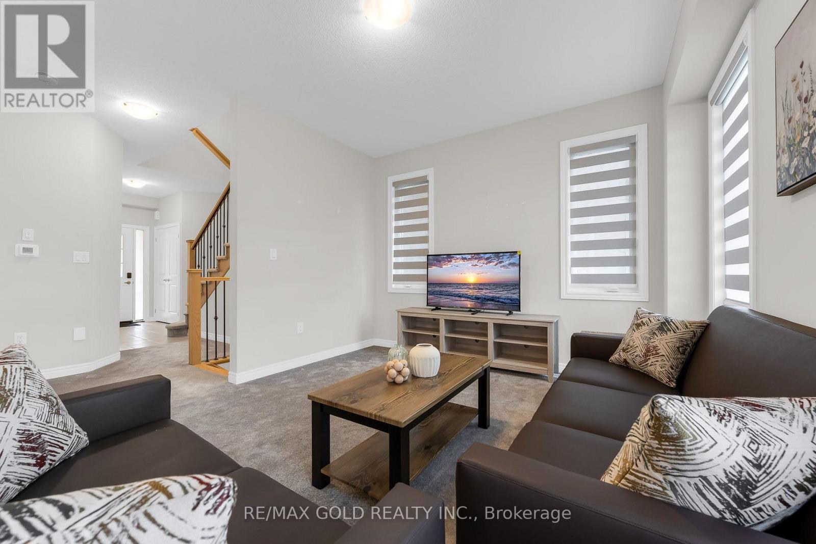 83 Pinot Crescent, Hamilton, Ontario L8E 0J9 - Photo 3 - X13692660