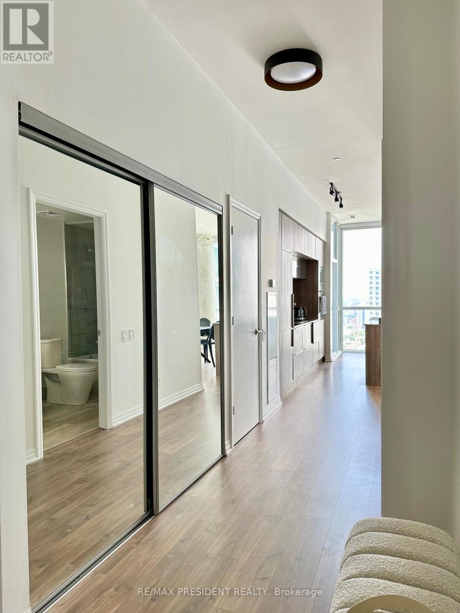 Ph 1 - 88 Blue Jays Way, Toronto, Ontario  M5V 0L7 - Photo 4 - C13709990
