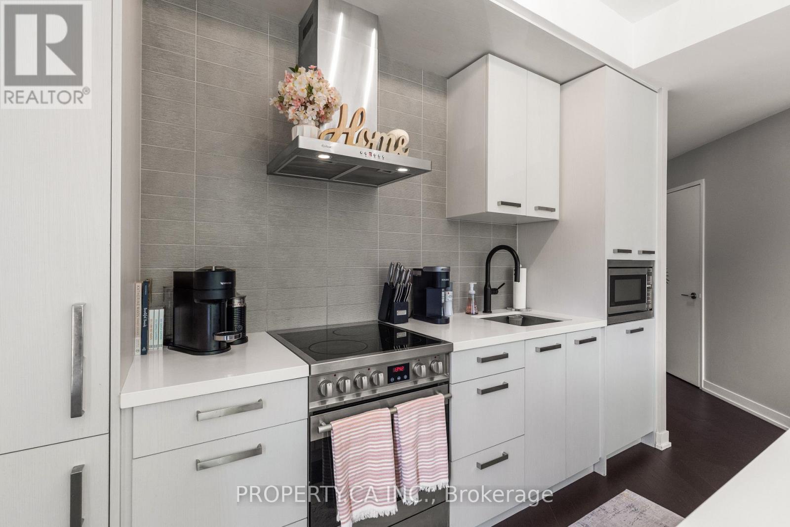 N122 - 120 Bayview Avenue, Toronto, Ontario  M5A 0G4 - Photo 12 - C13710036