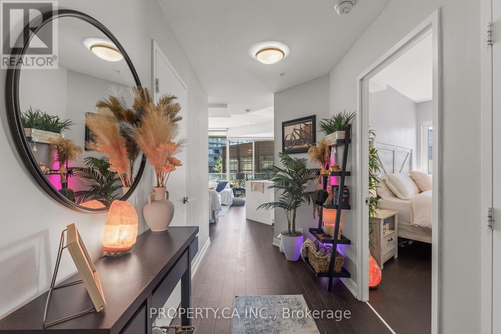 N122 - 120 Bayview Avenue, Toronto, Ontario  M5A 0G4 - Photo 2 - C13710036