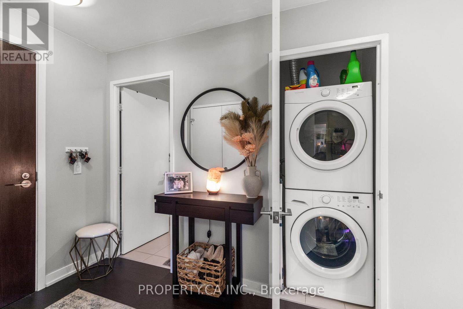 N122 - 120 Bayview Avenue, Toronto, Ontario  M5A 0G4 - Photo 4 - C13710036
