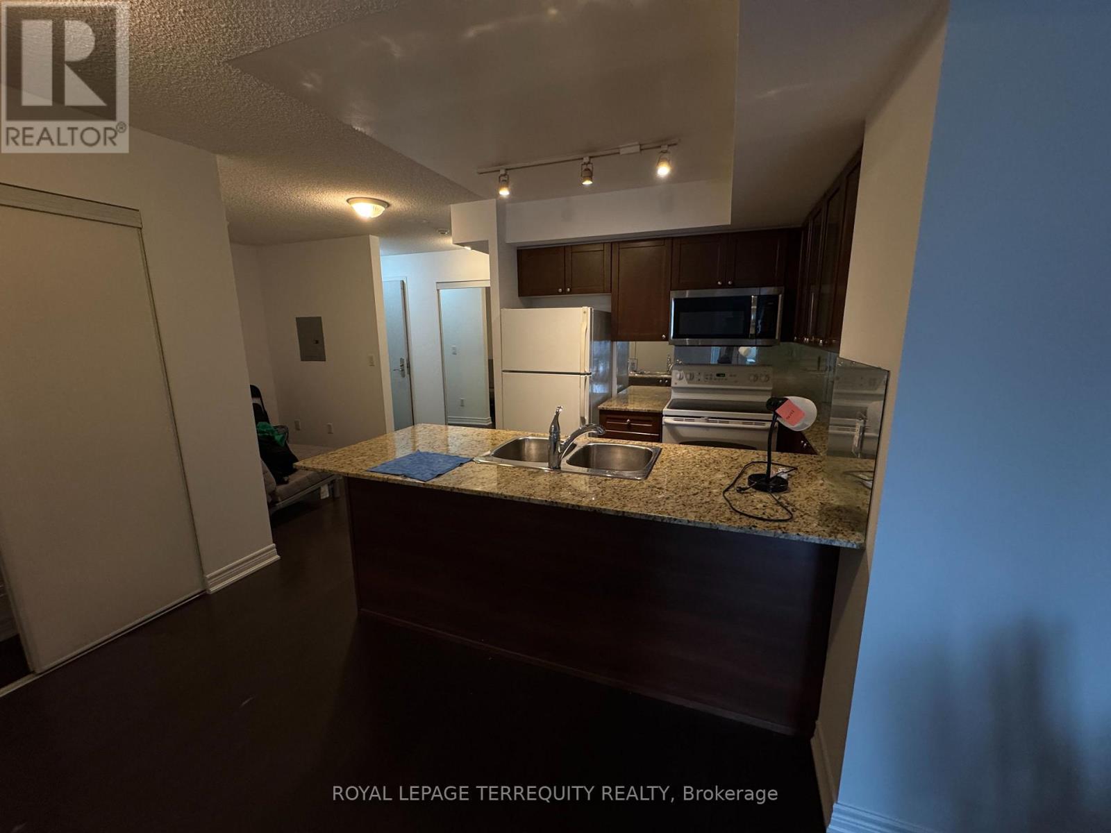 909 - 761 Bay Street, Toronto, Ontario  M5G 2R2 - Photo 7 - C13710060