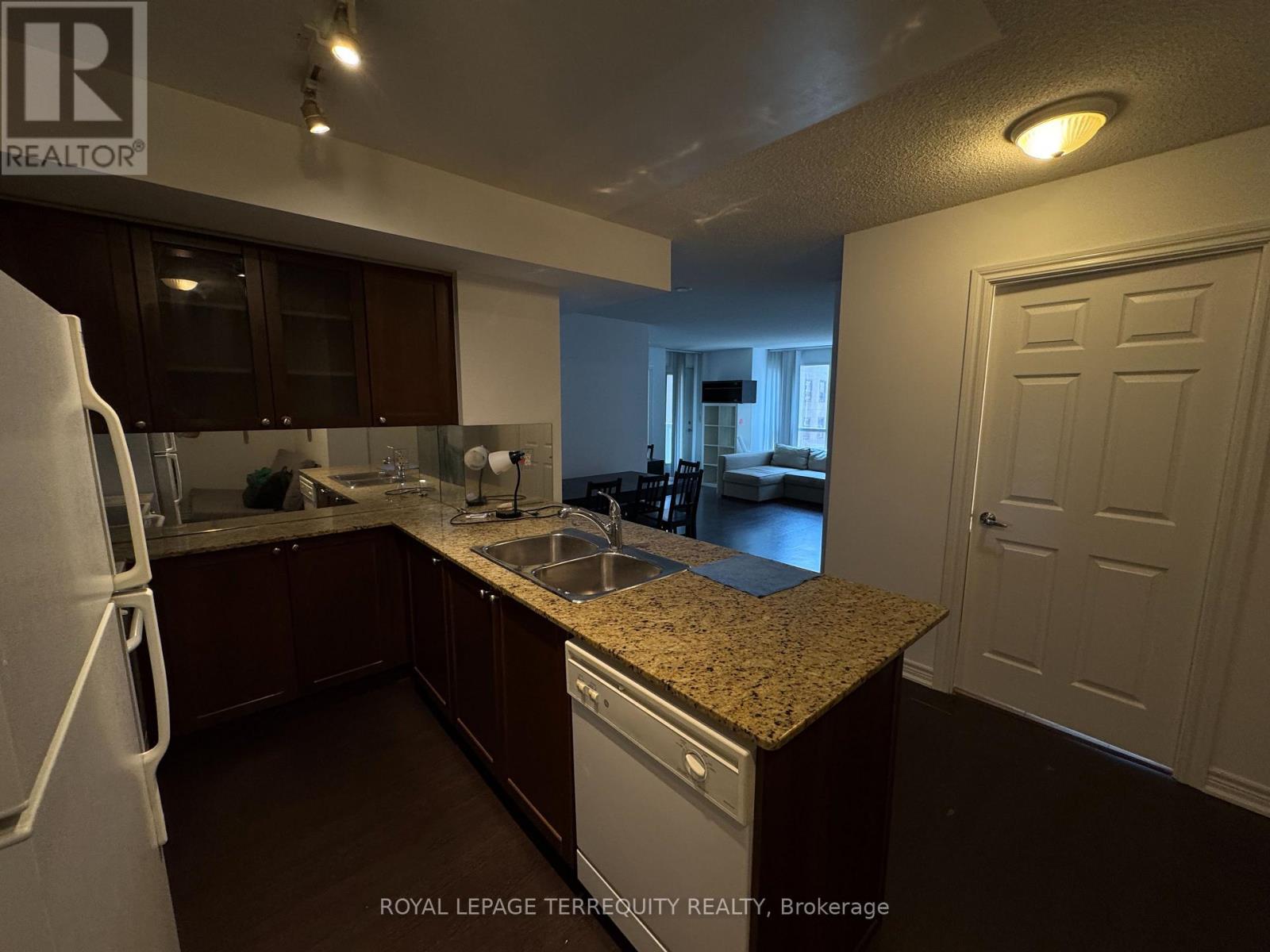 909 - 761 Bay Street, Toronto, Ontario  M5G 2R2 - Photo 9 - C13710060