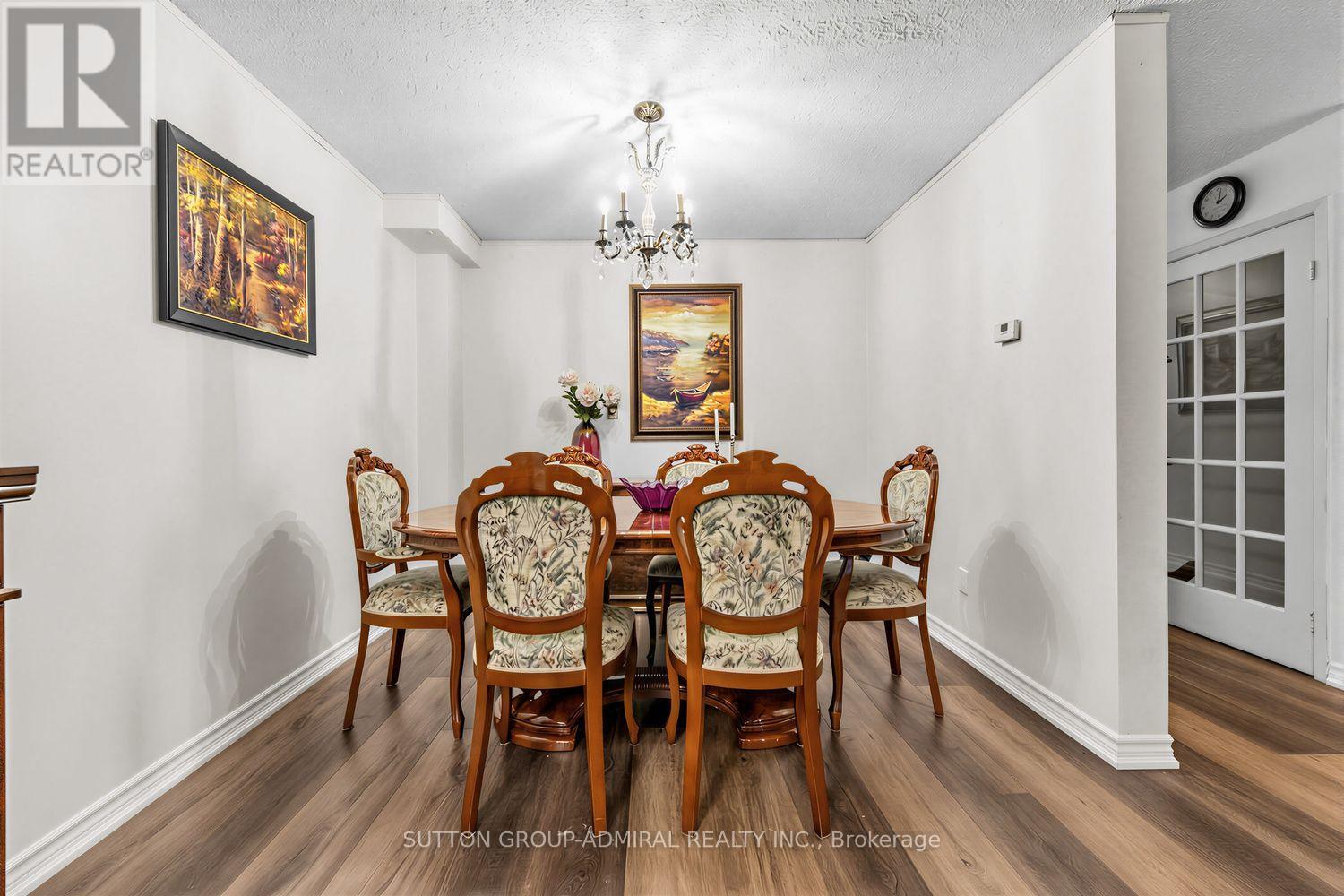 19 Carnival Court, Toronto, Ontario M2R 3T7 - Photo 7 - C13710080
