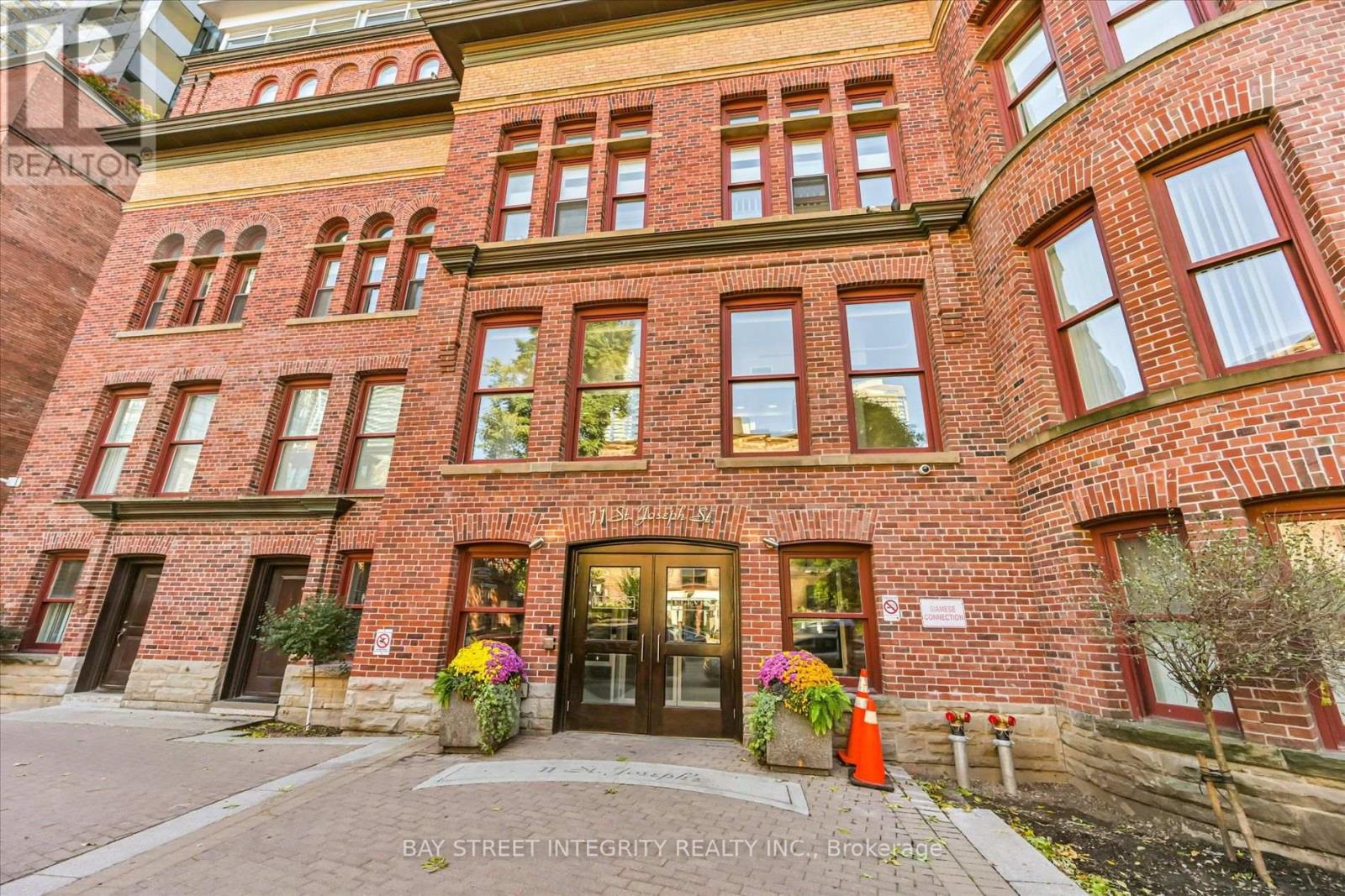 602 - 11 St Joseph Street, Toronto, Ontario  M4Y 1J8 - Photo 2 - C13710098