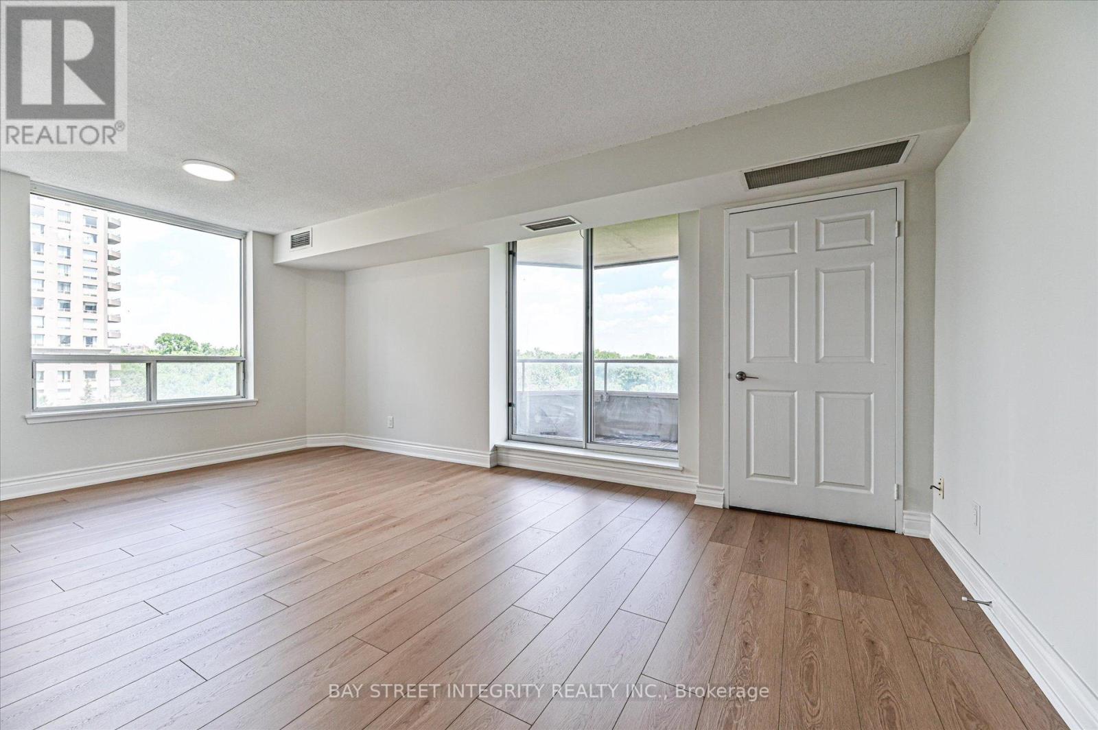 602 - 18 Hillcrest Avenue, Toronto, Ontario  M2N 6T5 - Photo 4 - C13710114