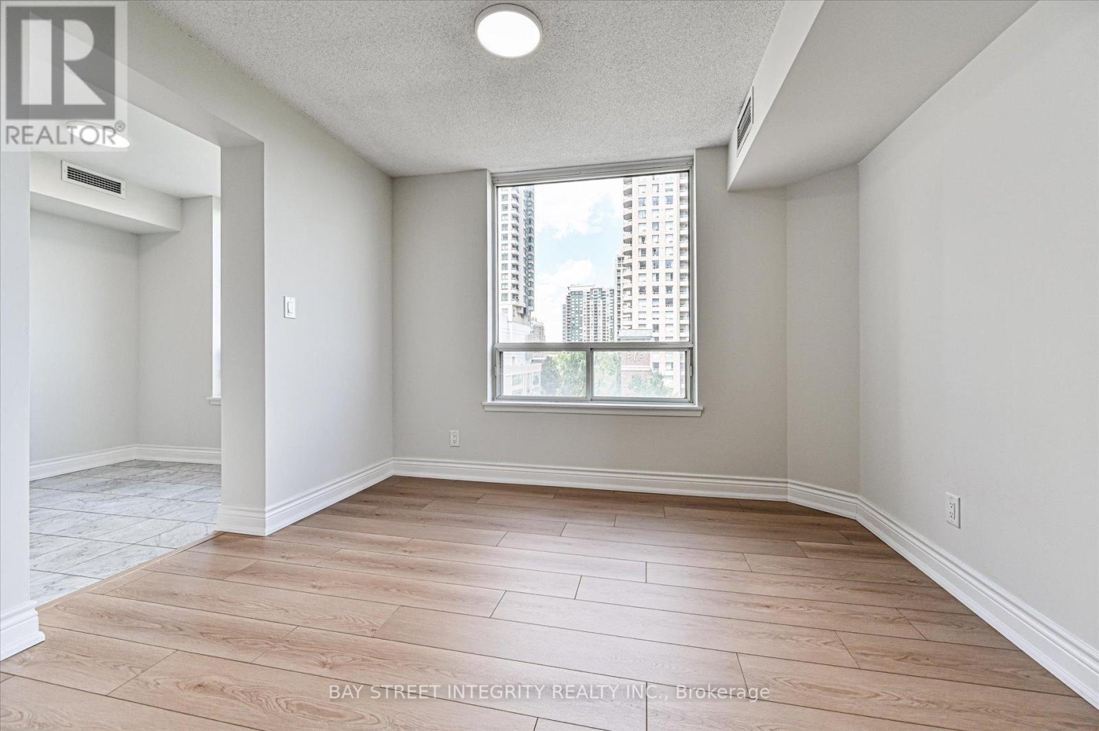 602 - 18 Hillcrest Avenue, Toronto, Ontario  M2N 6T5 - Photo 7 - C13710114