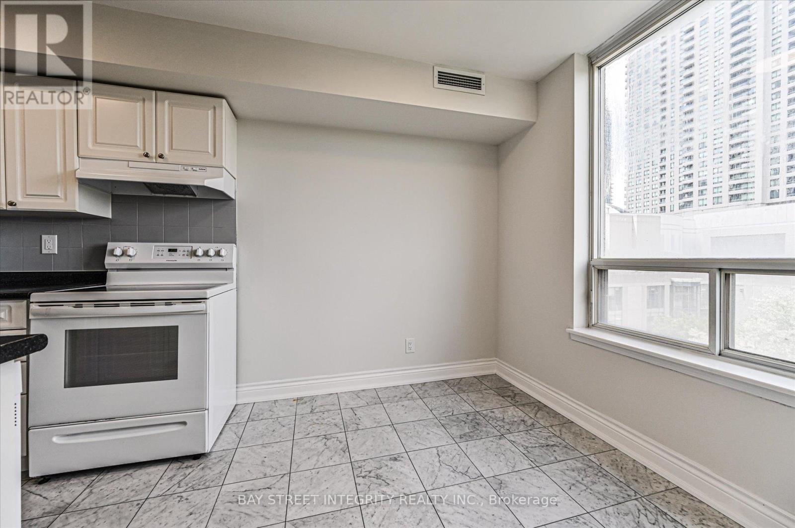 602 - 18 Hillcrest Avenue, Toronto, Ontario  M2N 6T5 - Photo 9 - C13710114