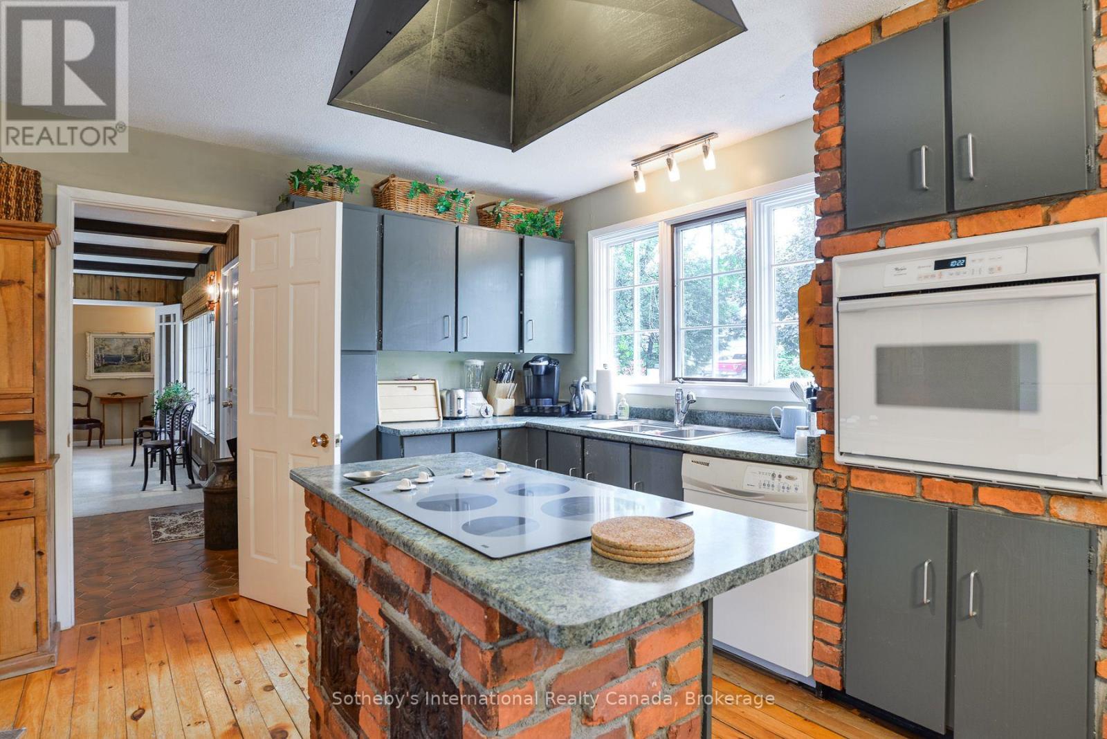 590 Hotchkiss Street, Gravenhurst (Muskoka (S)), Ontario  P1P 1H8 - Photo 10 - X13709882