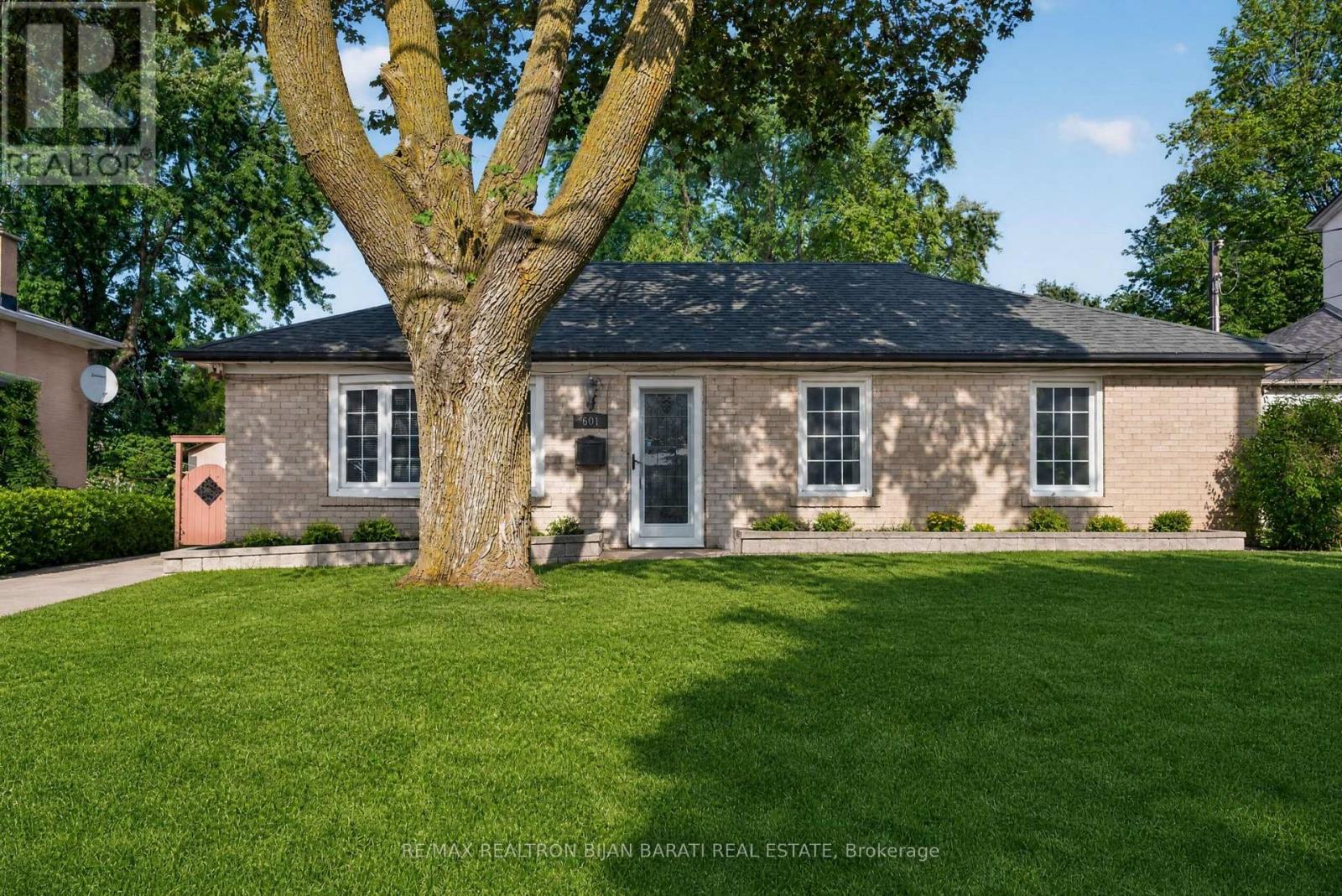 601 Conacher Drive — photo 1