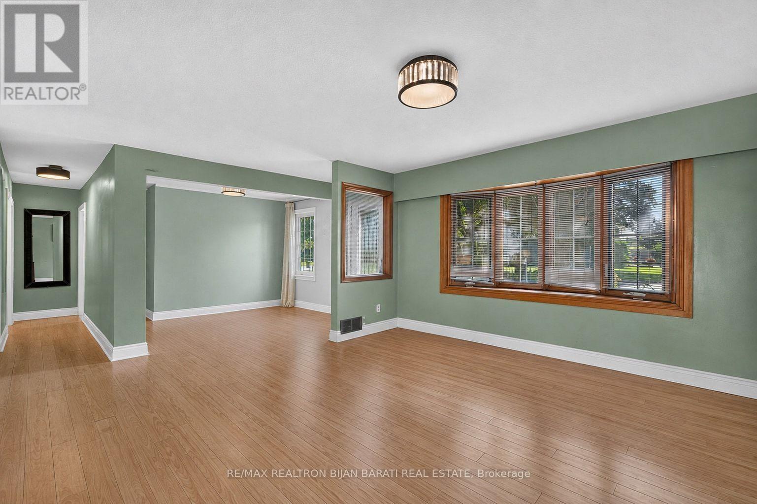 601 Conacher Drive, Toronto, Ontario  M2M 3M9 - Photo 3 - C13710146