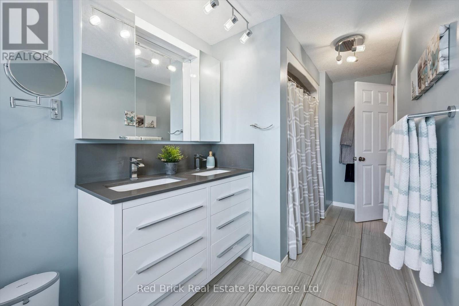 17 Davison Dr, Guelph, Ontario  N1E 0C1 - Photo 24 - X13710038