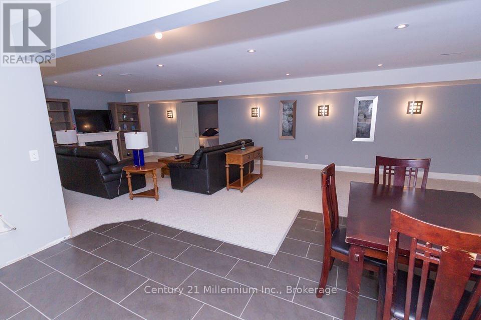 72235 Lakeshore Drive, R.r. #1 Drive, Bluewater (Hay), Ontario  N0M 2T0 - Photo 10 - X13710120
