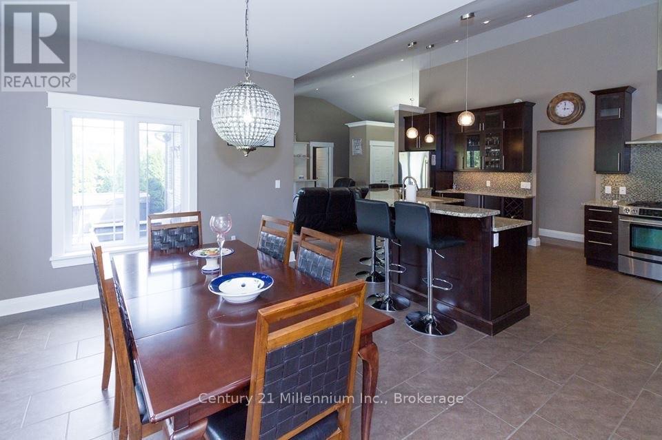 72235 Lakeshore Drive, R.r. #1 Drive, Bluewater (Hay), Ontario  N0M 2T0 - Photo 11 - X13710120