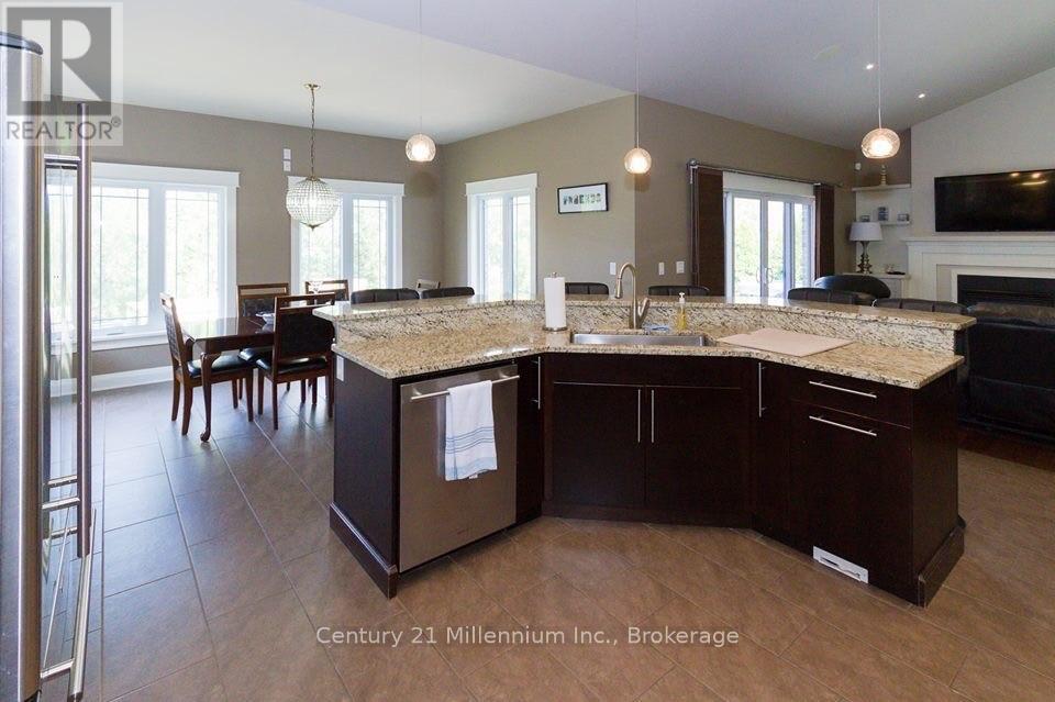 72235 Lakeshore Drive, R.r. #1 Drive, Bluewater (Hay), Ontario  N0M 2T0 - Photo 12 - X13710120