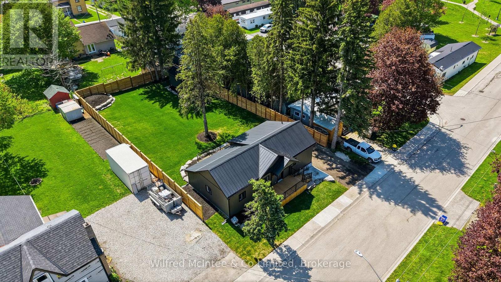 550 Wellington Street, Minto, Ontario  N4W 3G9 - Photo 2 - X13710196