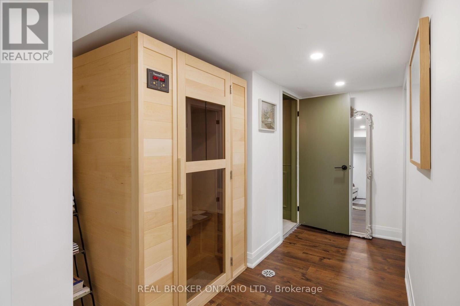 39 Beechwood Drive, Toronto, Ontario  M4K 3H7 - Photo 37 - E13709912