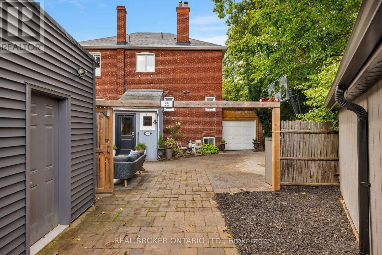39 Beechwood Drive, Toronto, Ontario  M4K 3H7 - Photo 47 - E13709912