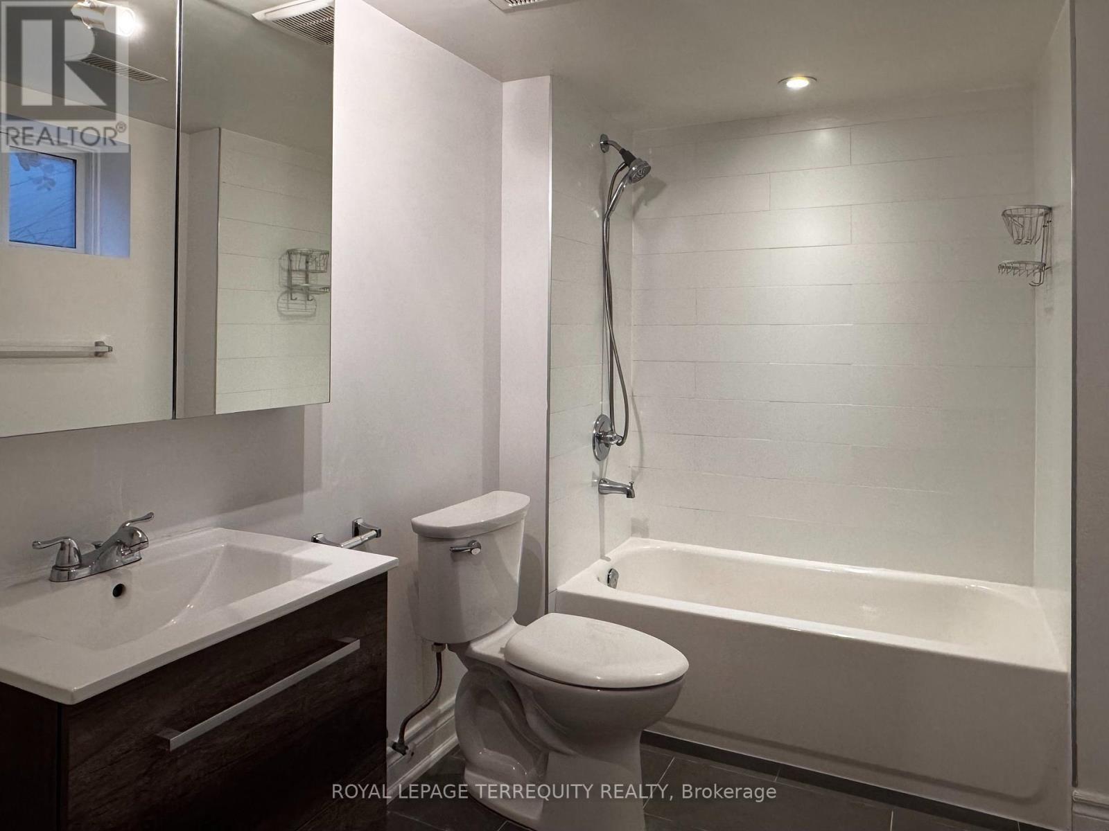 154 Sedgemount Drive, Toronto, Ontario  M1H 1Y2 - Photo 21 - E13709958