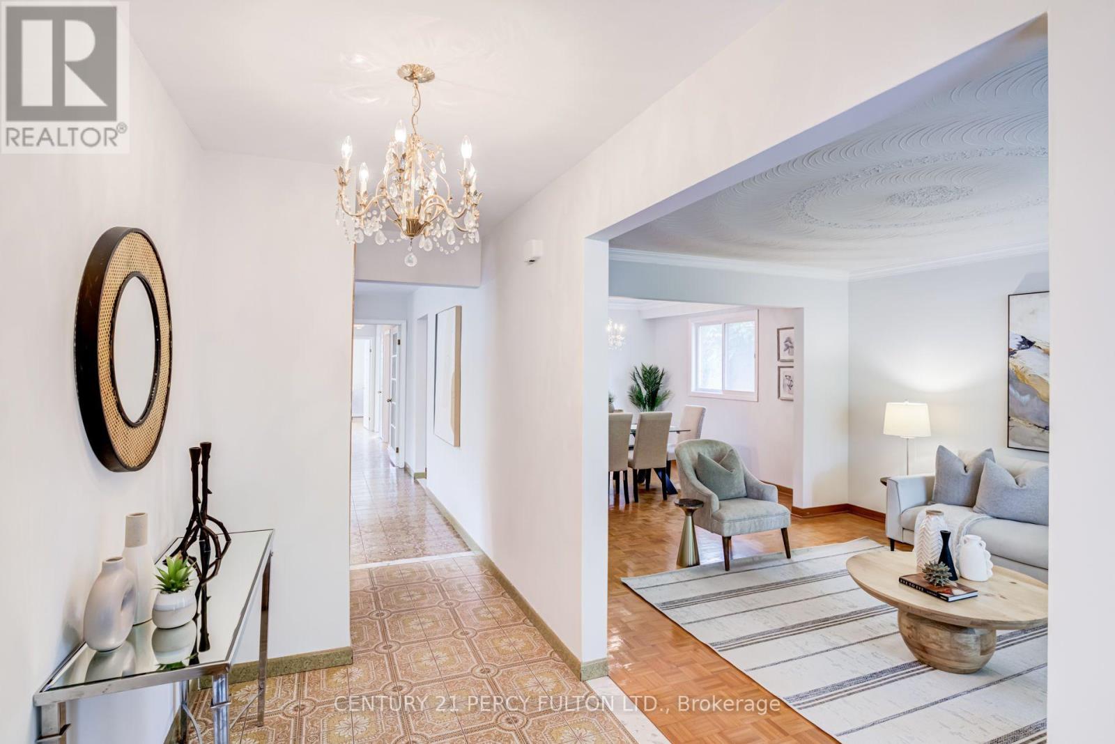 46 Cedar Drive, Toronto, Ontario  M1J 3E8 - Photo 4 - E13709978