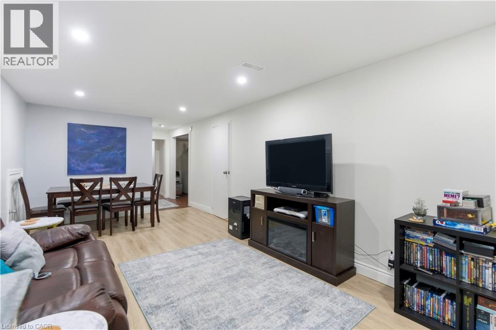 111 Britten Close Unit# Bsmt, Hamilton, Ontario  L9C 4K1 - Photo 4 - 40855515