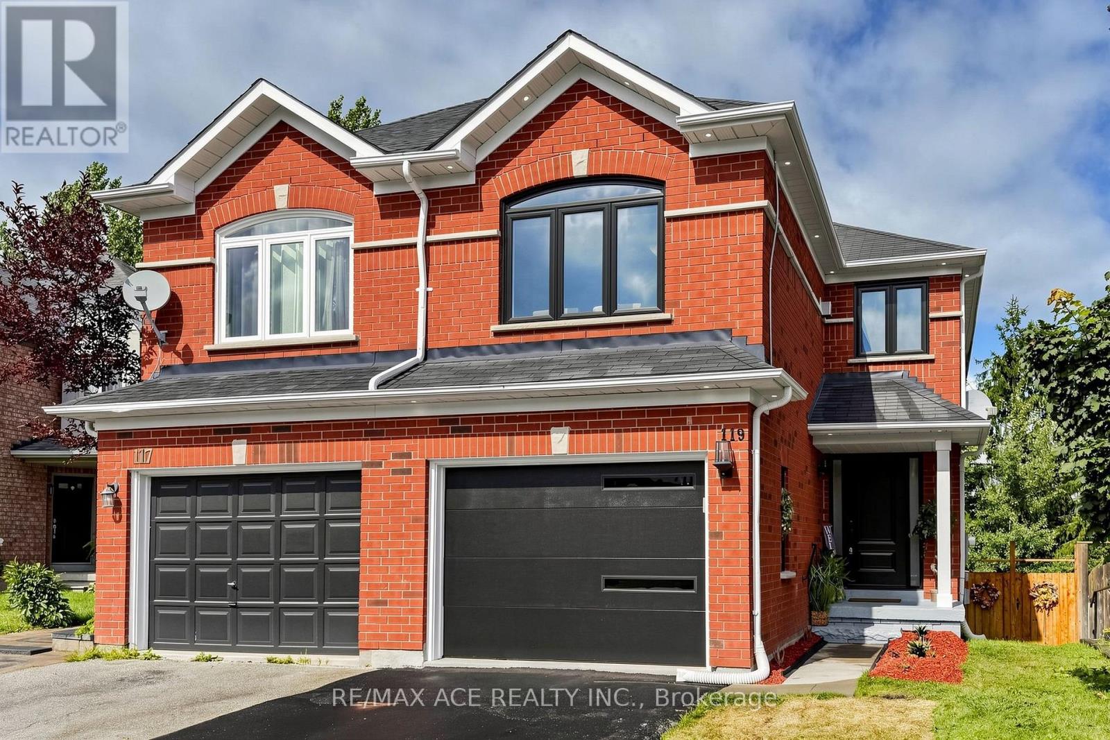 119 Primeau Drive, Aurora, Ontario  L4G 6Z6 - Photo 2 - N13709960