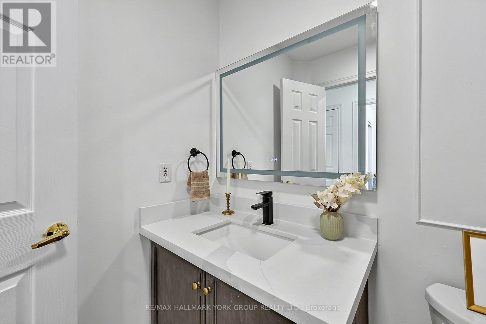 74 Snedden Avenue, Aurora, Ontario  L4G 7K7 - Photo 25 - N13710018