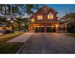 74 SNEDDEN AVENUE, Aurora, Ontario