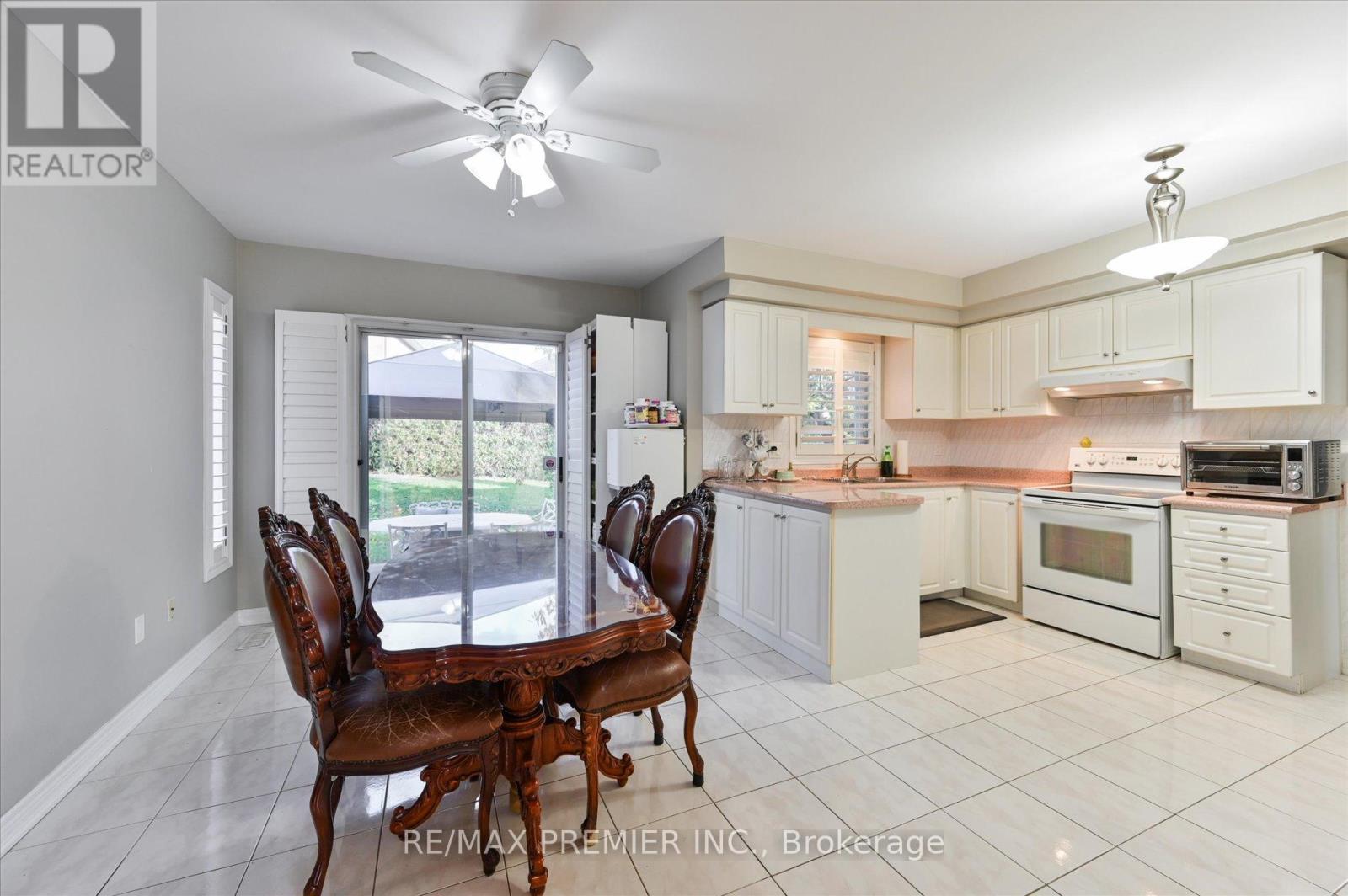 581 Wycliffe Avenue, Vaughan, Ontario  L4L 8S8 - Photo 8 - N13710084